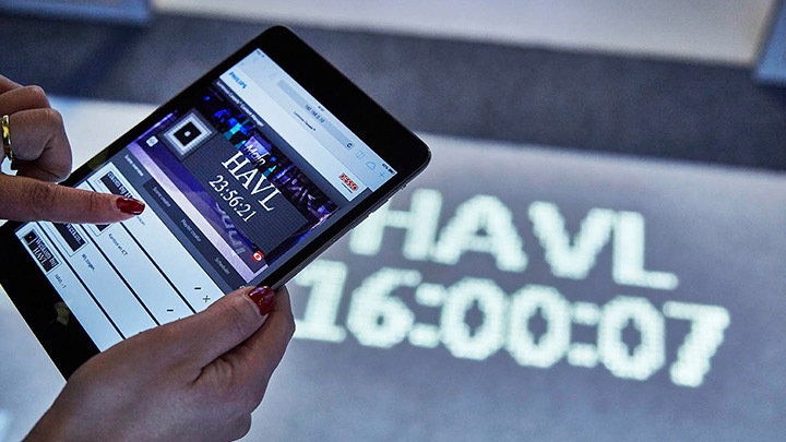 A Philips Lighting világító padlója azonnal konfigurálható bármilyen hálózati mobileszközről