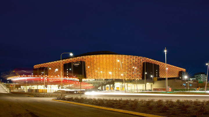 Friends Arena, Svédország – mély benyomást keltő stadionkülső Philips világítástechnikával megvilágítva.