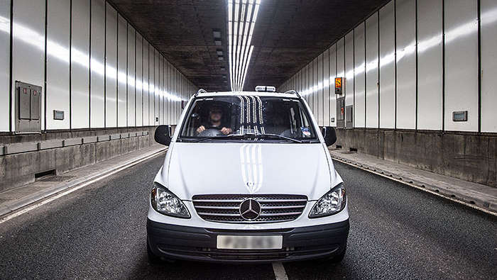 A Philips TotalTunnel rendszerrel hatékonyan megvilágított Meir alagút.