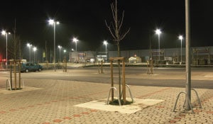 Biztonságosabb parkoló Philips fehér fényű megvilágítással.