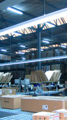 A Philips dinamikus világítással hatékonyan megvilágított raktár. 