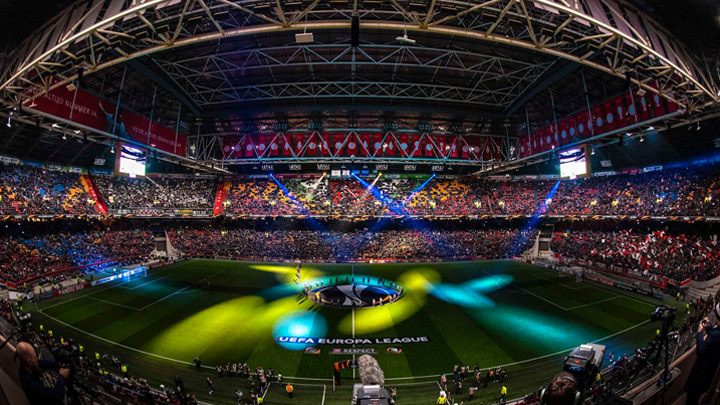 Dinamikus fényhatások – Philips stadionvilágítás