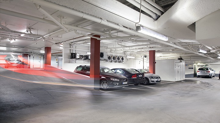 Philips Lighting GreenParking: optimalizálja a parkoló világítását a járművek jelenlétének érzékelésével és zónákra osztott fényerő-szabályozással