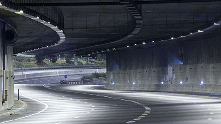 Csökkentse a forgalmi torlódásokat LED-jelzőfényekkel, közlekedési, kijáratjelző, jelzőtábla- és biztonsági lámpákkal