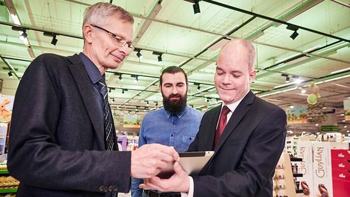 Az üzlet napi rutinjának figyelembevételével akár 15%-kal csökkenthető a világítás költsége.