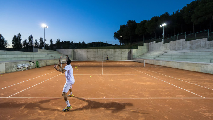 Teniszpályák világítása – fényárvilágítás