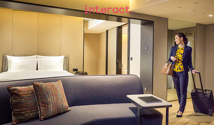Az Interact Hospitality hangulatjavító világítási témái egy szállodai szobában